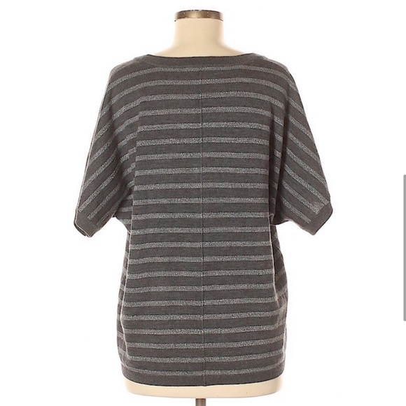 ANN TAYLOR LOFT | Striped V Neck Top - Picture 4 of 6